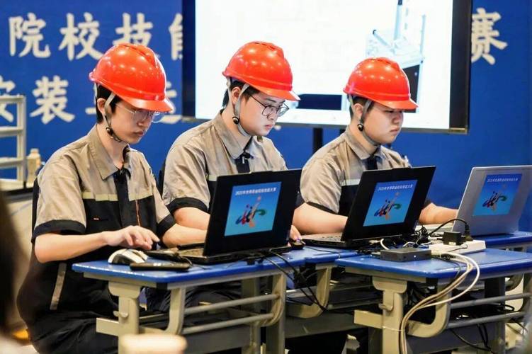 匠心筑梦，智造未来——机电学子在2025年世界职业院校技能大赛争夺赛机电设备安装与运维赛道纪实